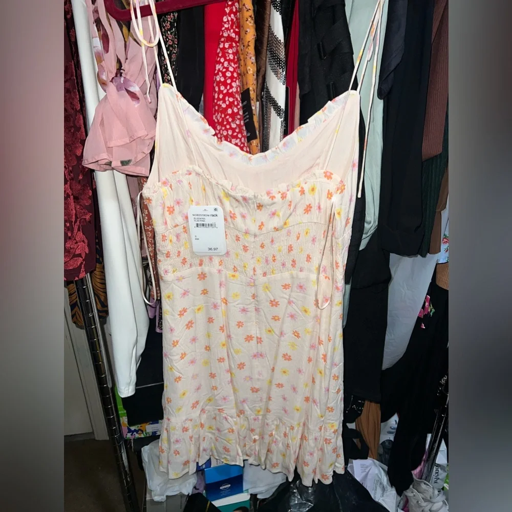 NWT floral dress - Picture 3 of 4